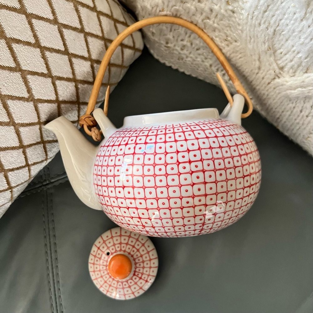 Pretty BLOOMINGVILLE  Stoneware TEA POT With BAMBOO HANDLE - Picture 8 of 12